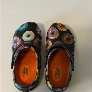 Angel Black Donut-Print Slip-On Clogs with Orange Insole
